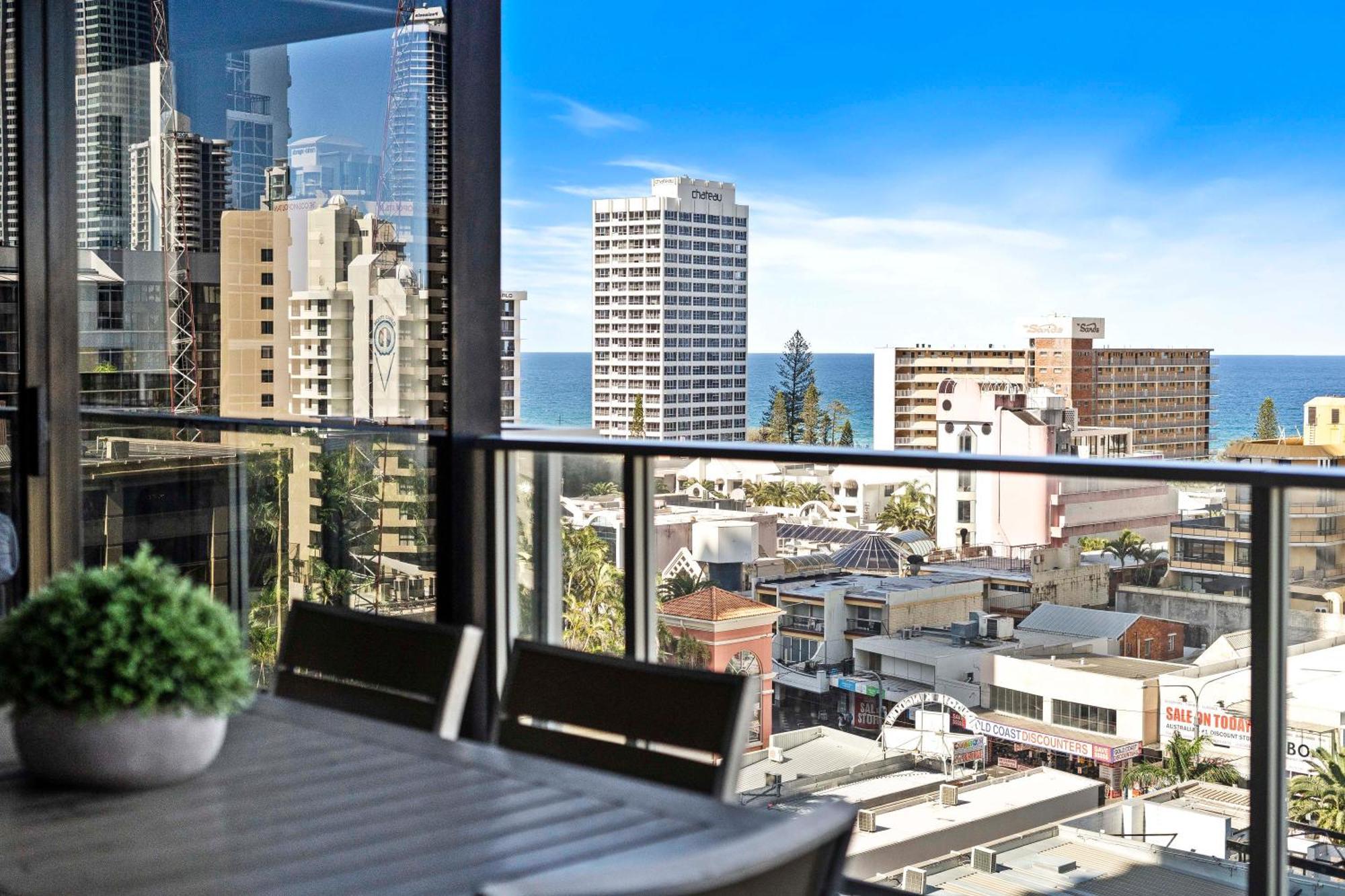Ocean View Apartments With Balcony - Circle On Cavill - Central Location! - Self Contained & Privately Managed Gold Coast Kültér fotó