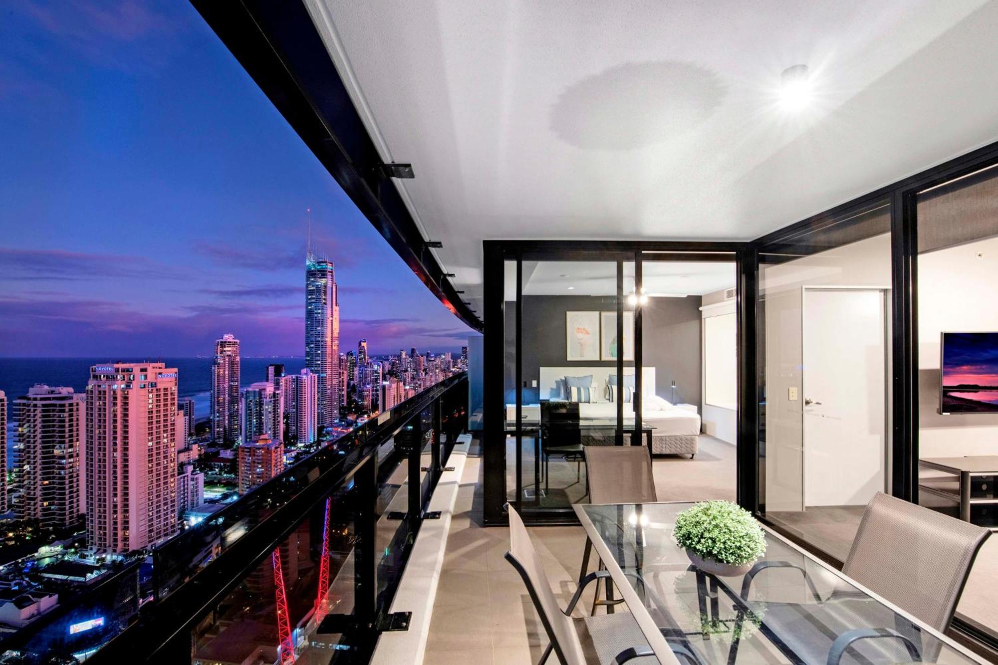 Ocean View Apartments With Balcony - Circle On Cavill - Central Location! - Self Contained & Privately Managed Gold Coast Kültér fotó